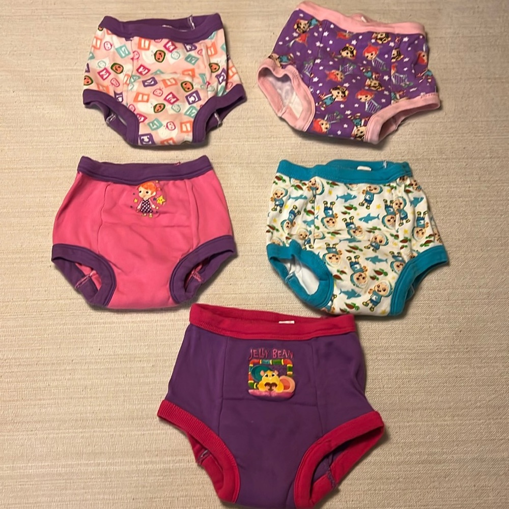 5 piece Cocomelon training pants.